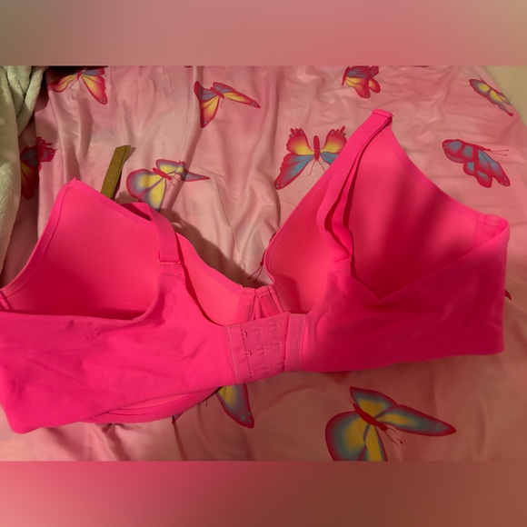 SKIMS Fits Everybody Plunge Bra - Picture 8 of 8